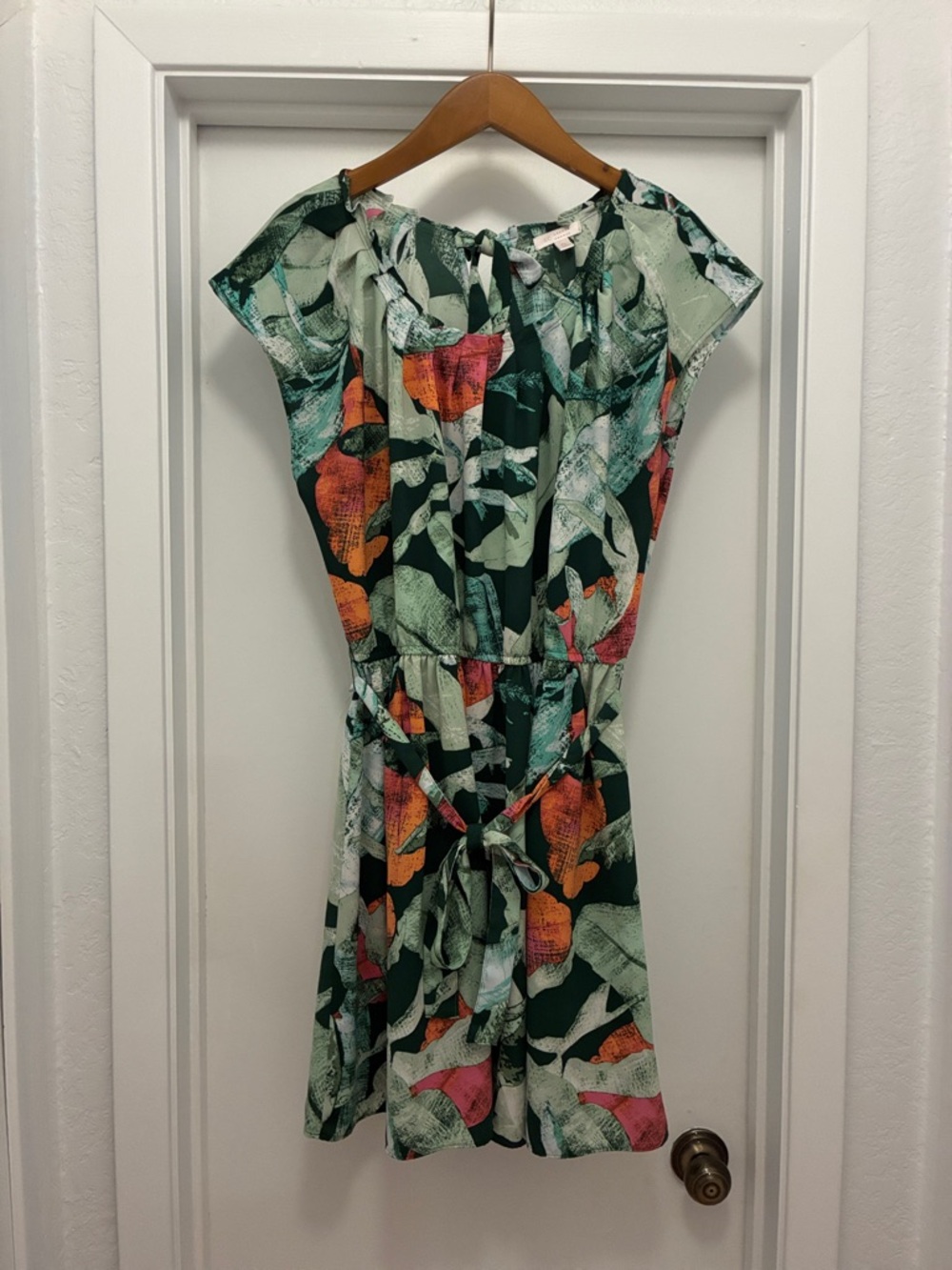 LC Lauren Conrad Green Tropical Print Tie-Waist Mini Dress with Coral Accents